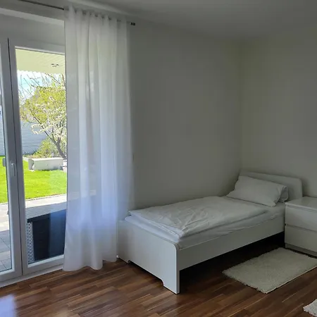 Monteurzimmer Und *